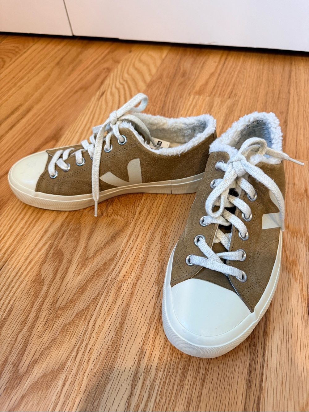Veja Suede Wata II Low Fured Suede Sneakers - Picture 10 of 15